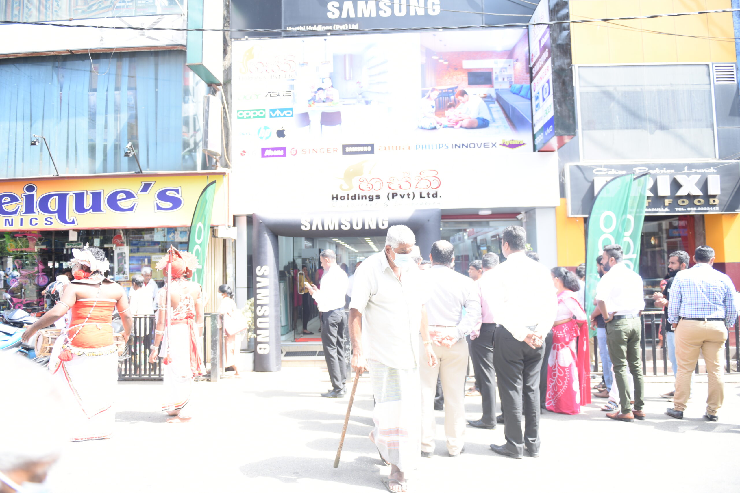 About Us - Hasthi Holdings (Pvt) Ltd